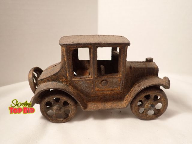 Lot 59-13107 - Cast Iron Toy Car, Early 1920s Ford Model T Coupe 5 1/2" long