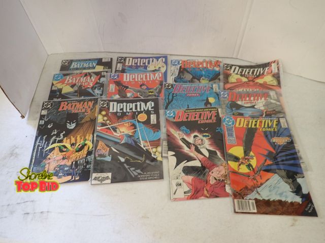 Lot 59-51048 - 12 Batman DC Comic Books, Vintage