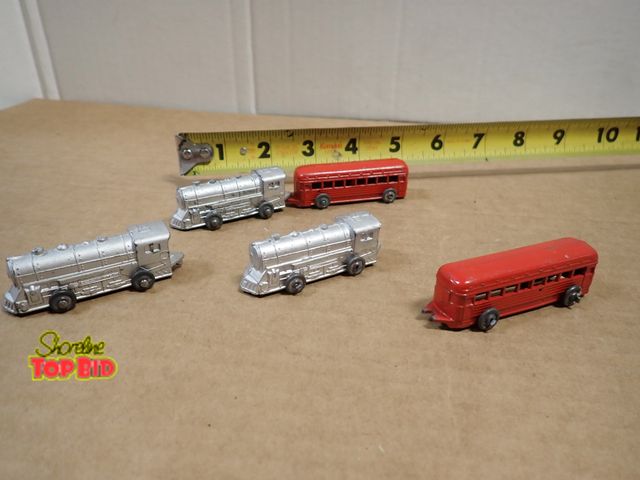 Lot 59-24117 - 1930s Barclay Steam Train Engines &amp; Cars