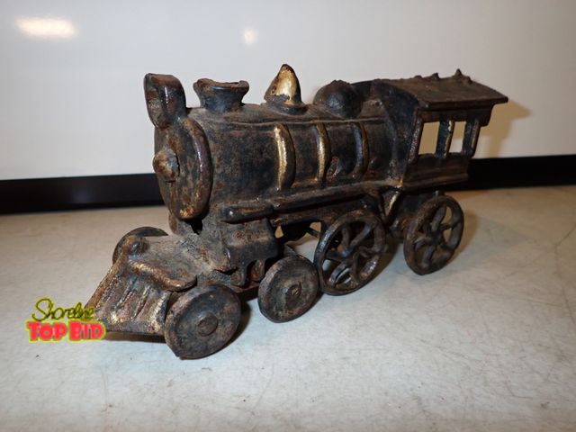 Lot 59-13015 - Vintage Cast Iron Train Engine 8 1/2" long