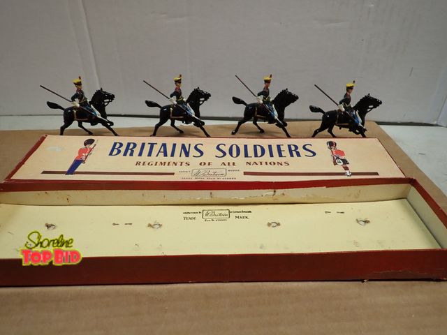 Lot 59-20052 - 4-Pc Collections Britians Soldiers with Original Box, Cast Horses, Excellent Condition