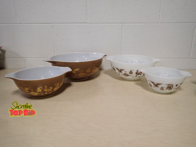 Lot 59-33011 - Vintage Pyrex Early American Cinderella Nesting Mixing Bowls - 441-444, Set of 4
