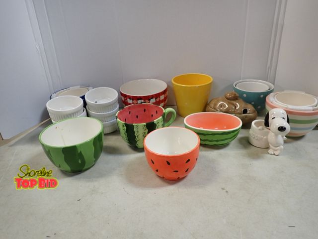 Lot 59-41575 - Kitchen Lot - Very Cute Bowls &amp; More