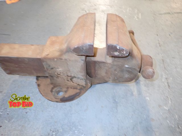Lot 59-10285 - Antique, Reed Co. Bench Vise Model 105 Founded in 1896 Non-Swivel Type 5" Jaws, Working. Estimated v...