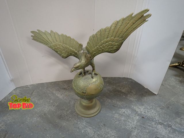 Lot 59-10195 - Rare Solid Brass Eagle on Globe Government Flag Pole Topper 20 1/2" tall x 18 /2" width