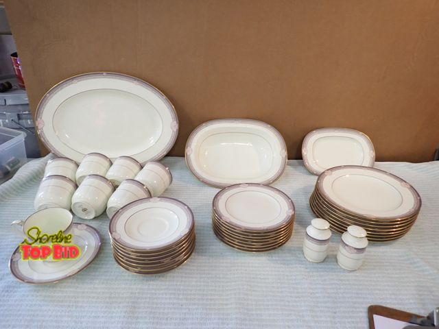 Lot 59-21404 - Beautiful Vintage 8-piece Fine Bone China Dining Service Set by Noritake in the Highly Collectible "...