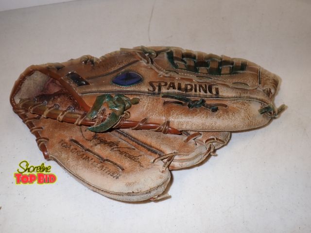Lot 59-43598 - Vintage Spalding Baseball Glove Competition Series Signed by Dewight Gooden