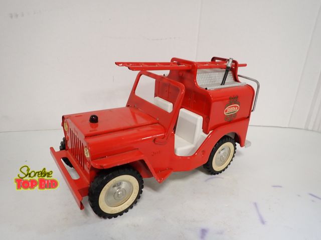 Lot 59-10317 - 1960s Tonka Jeep Fire Pumper 11" Pressed Steel Mound Minn USA with Hose, Great Condition