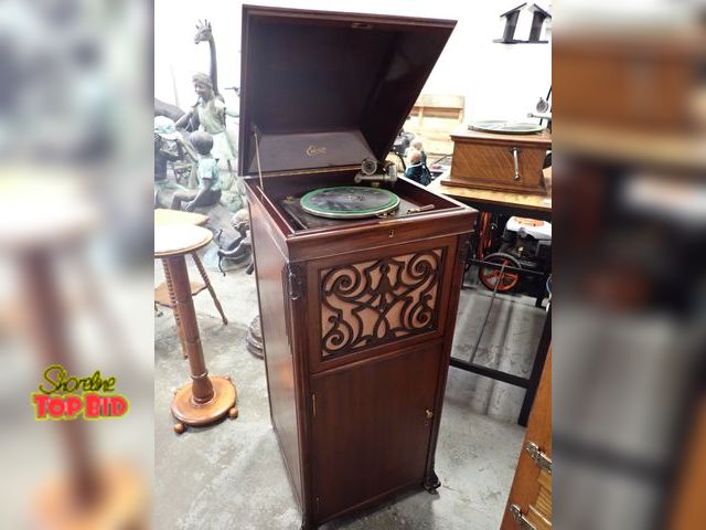 Lot 59-10067 - Rare Edison Victrola. Working, No Key for Lock