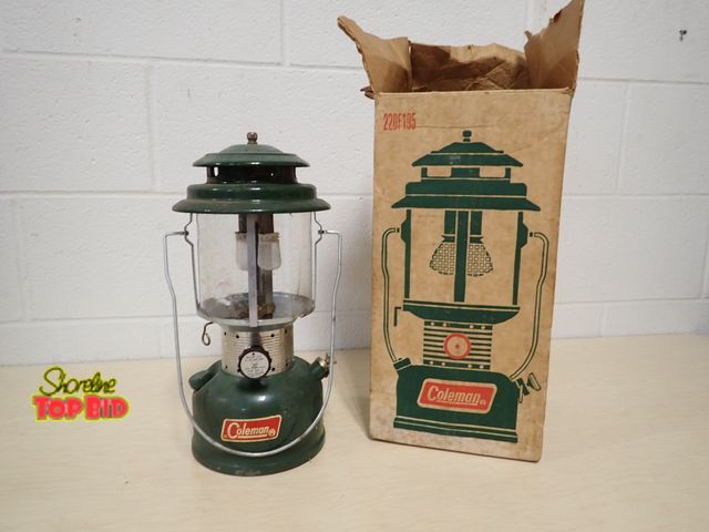 Lot 59-33031 - Vintage Coleman 220F Double-Mantle Lantern, Pyrex Glass Globe