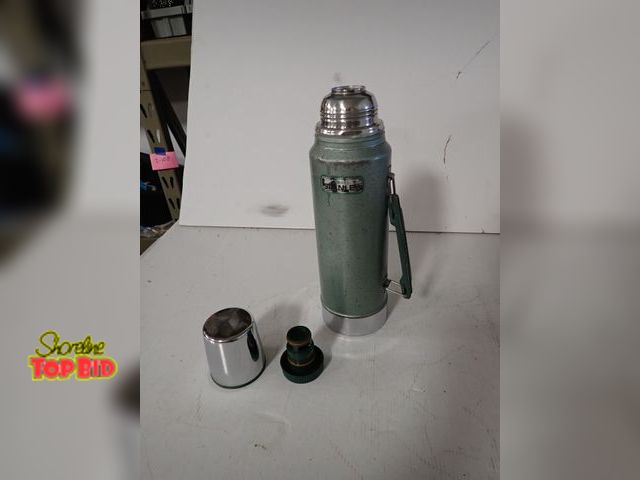 Lot 59-43689 - Vintage Stanley Thermos No. A-944DH, 1-Quart,with Cup &amp; Stopper Lid