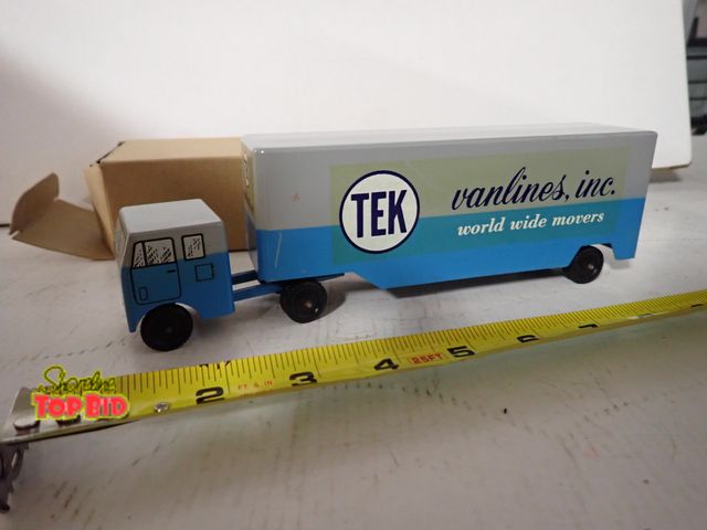 Lot 59-43300 - Ralstoy Die-Cast Semi 8 1/4" long, Mint