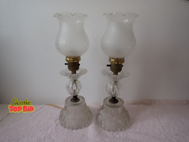 Lot 59-43525 - 2 Vintage Electric Clear Glass Frosted Shade Table Lamps - Works