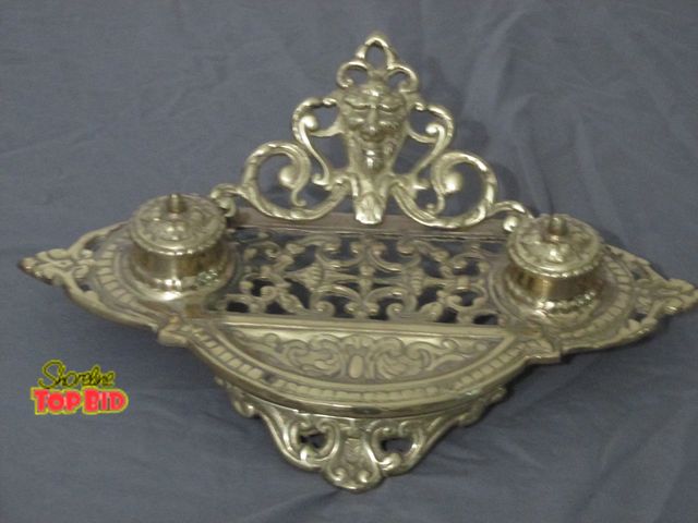 Lot 59-10006 - antique brass inkwell, lids flip up, good condition, no bottles included