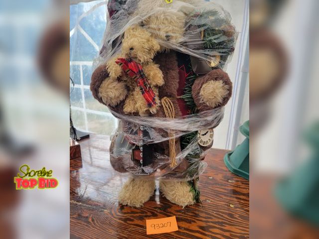 Lot 59-93207 - Christmas Bear Gorgeous Christmas bear decor!