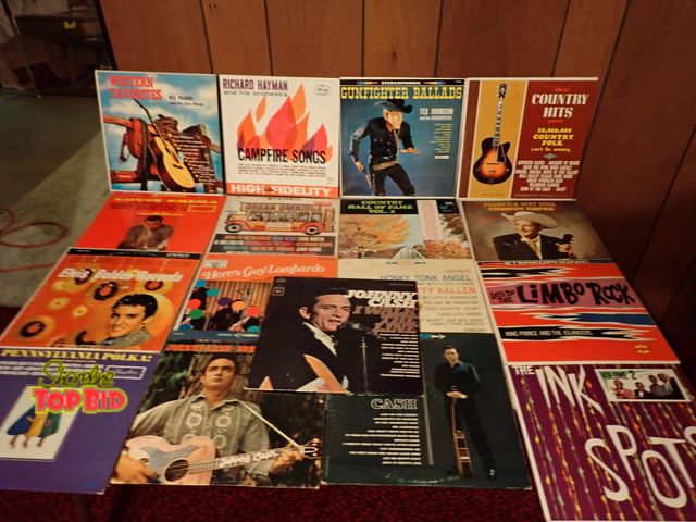 Lot 59-43336 - Vintage Records, Various Artists