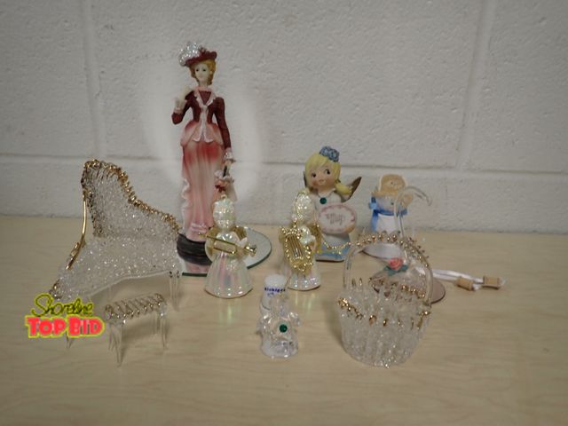 Lot 59-45045 - Collectible glass figurines and more.