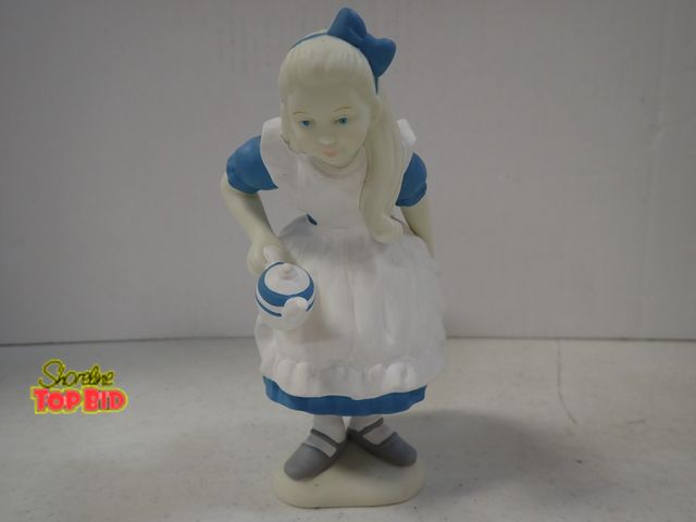 Lot 59-43576 - Dept 56 Alice in Wonderland Figurine