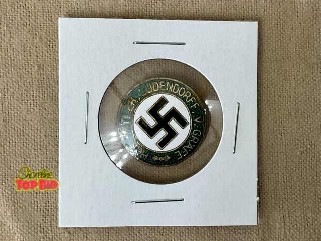 Lot 59-83037 - WW2 German third reich memorabilia