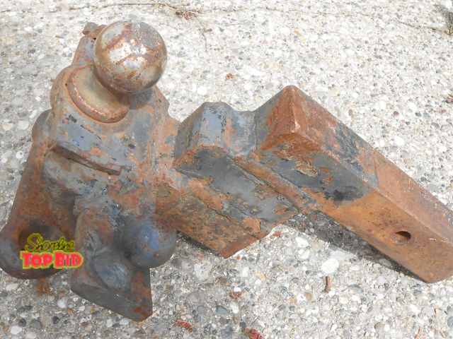 Lot 59-74337 - Heavy Duty Trailer hitch - V5 or V7.