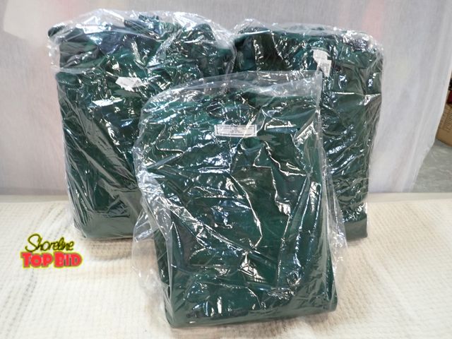 Lot 59-45181 - New Old Stock Sweatshirts - 6 XLarge and 1 Medium, Total of 7