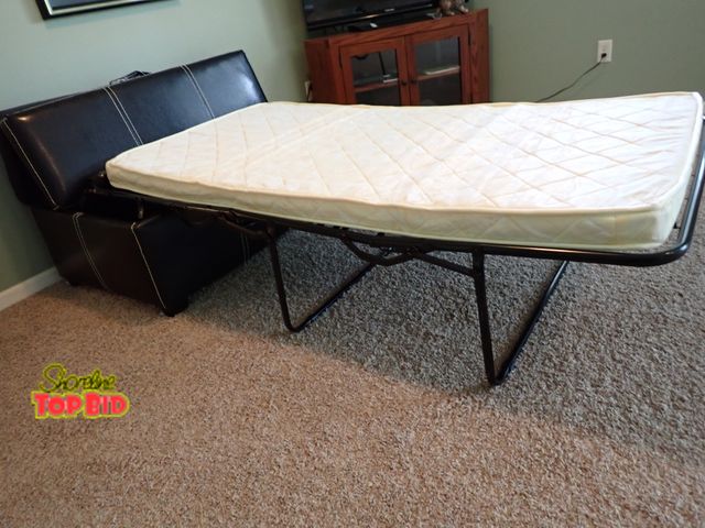 Lot 59-33642 - Convertible Fold-Out Bed Foot Ottoman
