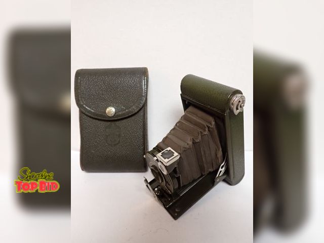 Lot 59-30011 - 1929-33 Kodak Boy Scout Camera with Case, No. 127