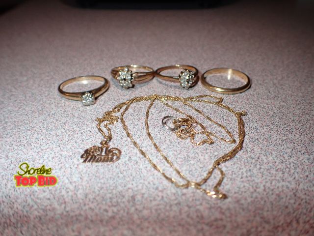Lot 59-48000 - 14KT Gold rings, 3 with diamonds, 2 of the rings have the center stone missing but has the surroundi...