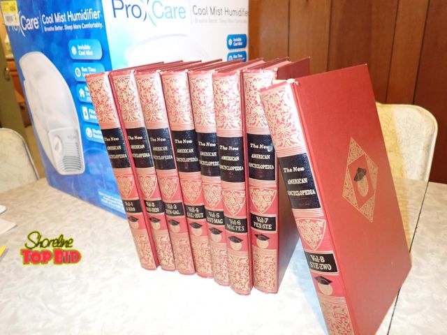 Lot 59-43148 - Vintage Set of The New American Encyclopedia 8-Volume Set 1938