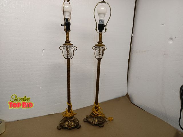 Lot 59-71063 - Kirkland 32" Table Lamp Glass Trim accent Lamp Candle Stick Vintage"