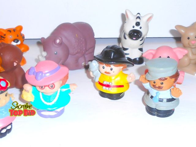 Lot 59-74266 - X14 Fisher Price Little People Lot