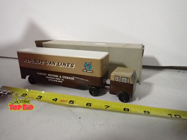 Lot 59-43299 - Ralstoy Die-Cast Semi 8 1/4" long, Mint