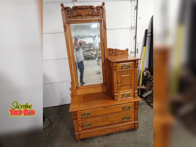 Lot 59-10023 - Antique Oak Victorian Gentlemen's Dresser, Very Nice