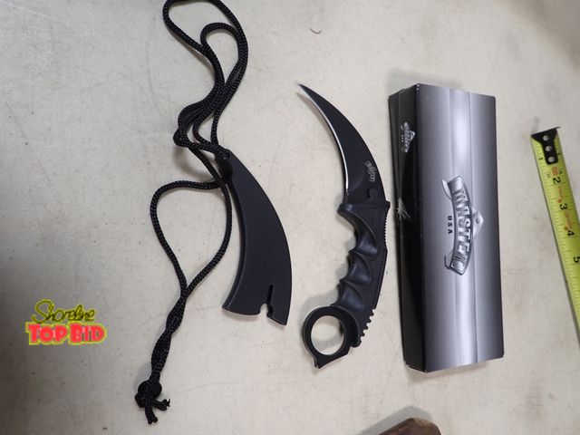 Lot 59-41457 - U.S.A. Master MU-1142 Tactical Combat Karambit Neck Knife