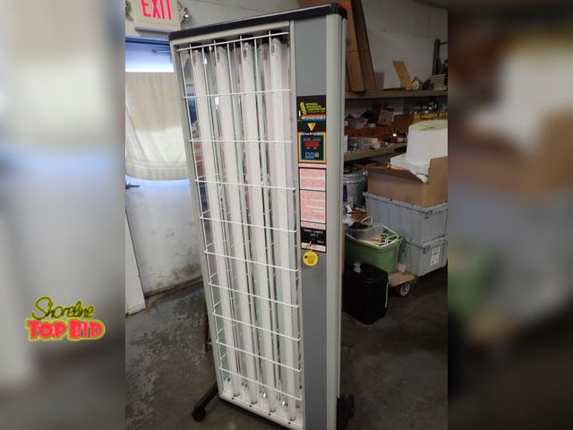 Lot 59-96028 - Pansol II 6-ft Narrowband UVB Light Therapy Unit, Works