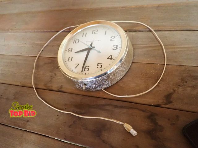 Lot 59-43186 - Mid-Century General Electric Plug In Clock