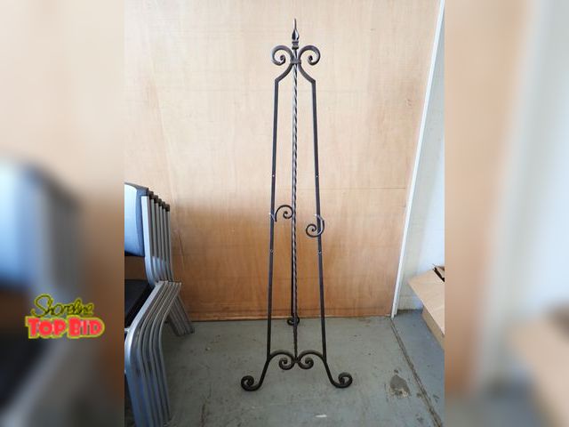 Lot 59-20043 - Large Metal Easel - Very Good Condition. Measures 5' x 1'. Folds for easy storage