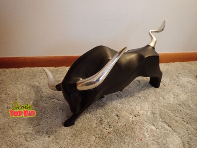 Lot 59-43084 - Vintage Alexander Daniel, Signed - Charging Bull Sculpture