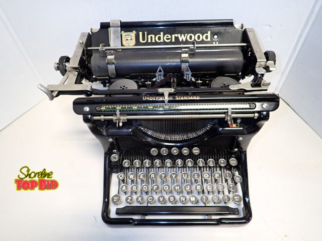 Lot 59-14122 - Vintage Underwood Standard Typewriter Early 29th Century (1910s and 1930s) Classic Black-Enamel Fini...