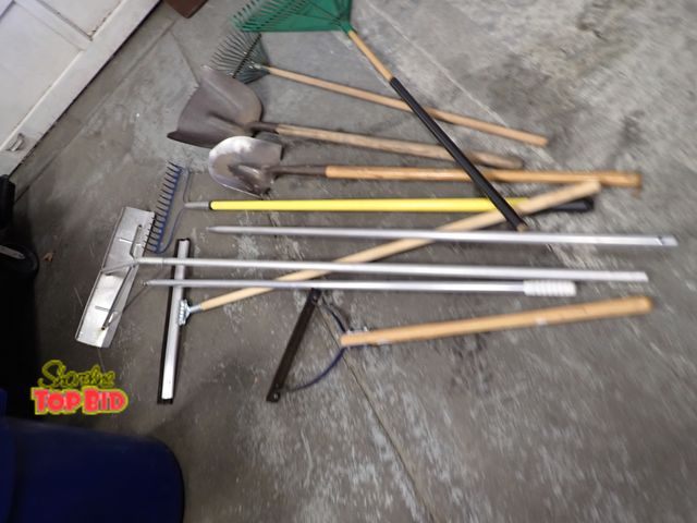 Lot 59-41197 - Yard Tools &amp; Snow Rake
