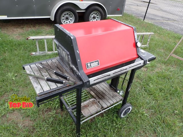 Lot 59-21290 - Weber Gas Grill, Used, Works but needs tank