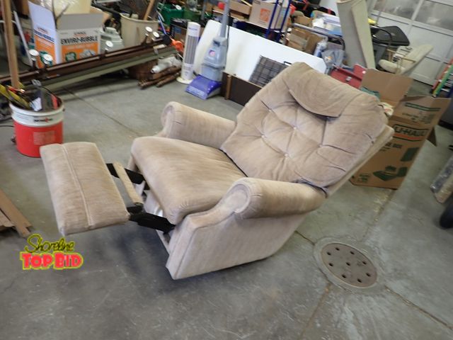 Lot 59-41089 - La-Z-Boy Recliner