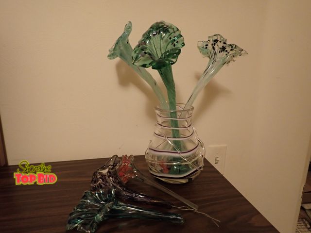 Lot 59-43214 - Beautiful Hand Blown Art Glass Vase with Glass Flowers - 3 Flowers are broke, see pics but I added t...