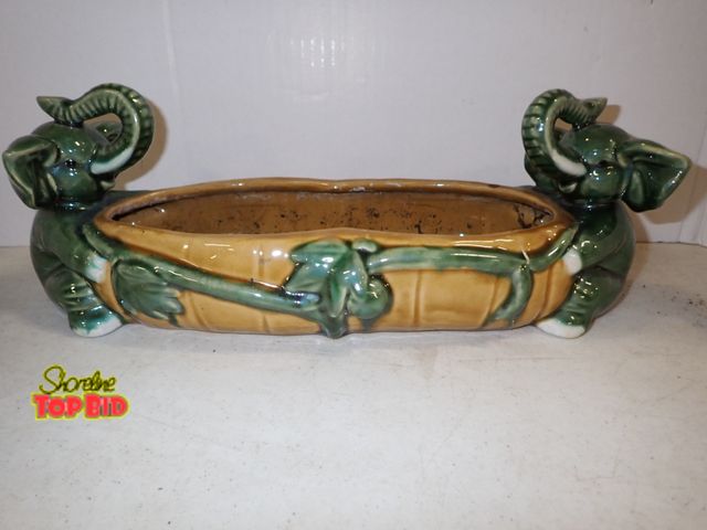 Lot 59-43173 - Vintage Elephant Ceramic Pottery Planter - Does Have Hair line Crack