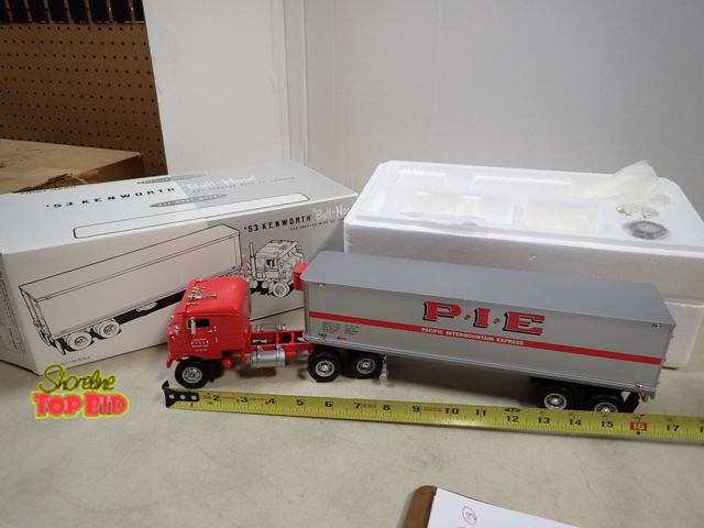 Lot 59-41146 - First Gear 1953 Kenworth Bull-Nose COE Tractor with 35' Trailer, Mint