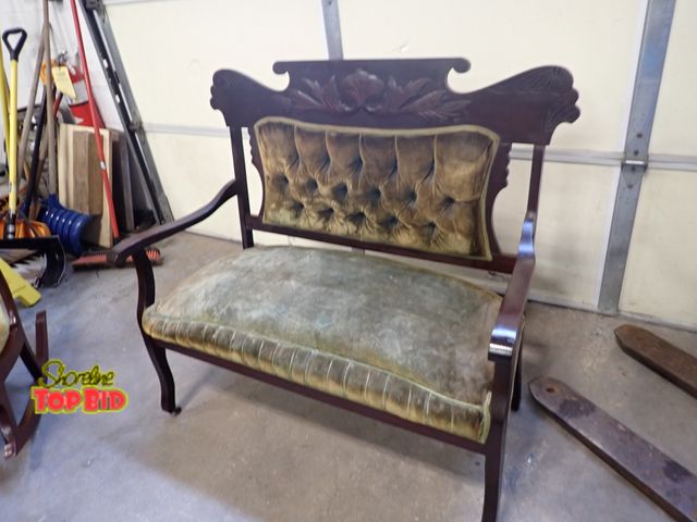 Lot 59-10091 - Victorian Parlor Settee, Sturdy Condition