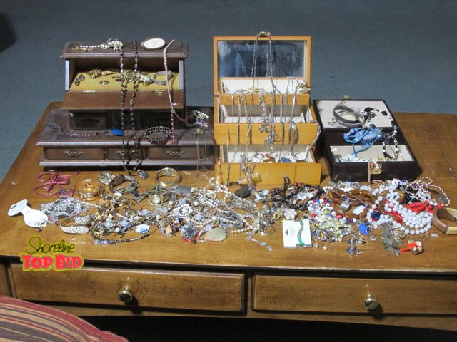 Lot 59-10071 - 3 jewelry boxes and a large lot of costume jewelry
