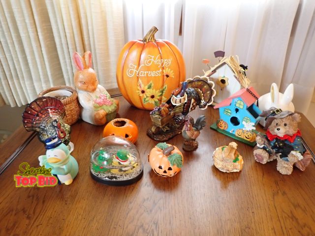 Lot 59-43255 - Misc. Holiday Decor Lot