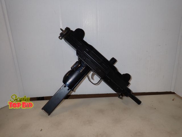 Lot 59-41229 - Daisy Detailed Replica Model 13 Uzi Plastic Soft Air Gun 25 cal, 6mm BB