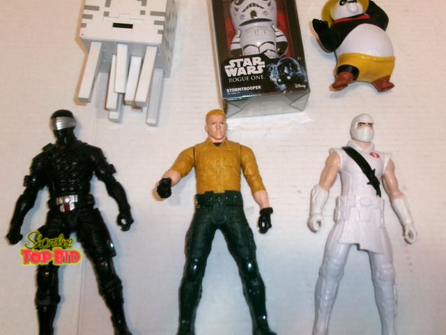 Lot 59-74559 - Collectable figurine lot. see pics.